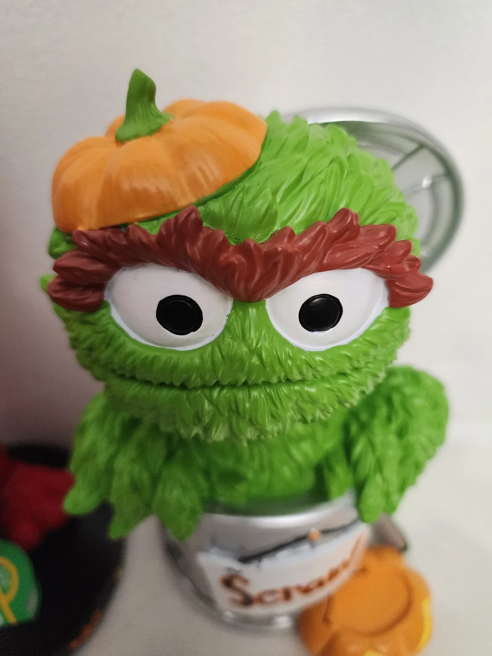Sesame Street Halloween Elmo & Oscar Party Figurine Set - Red, Green